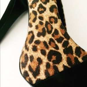 Gorgeous Roar || BCBG Gen || Size 11